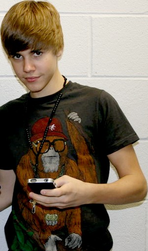 justin bieber tour photos. Justin Bieber Tour 2011